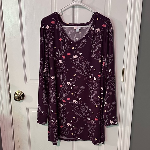 Plum LuLaRoe Elizabeth Tunic - Picture 5 of 5